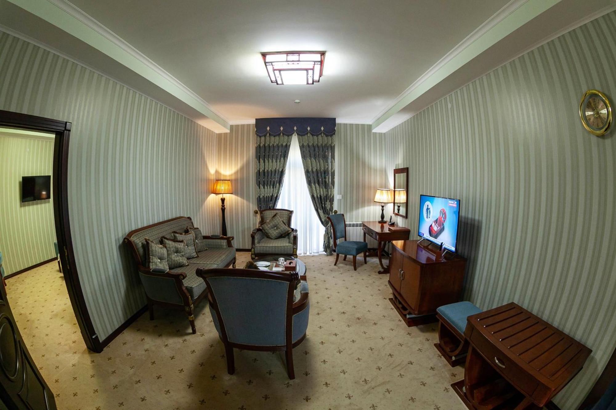 Zargaron Plaza Hotel Bukhara Bagian luar foto