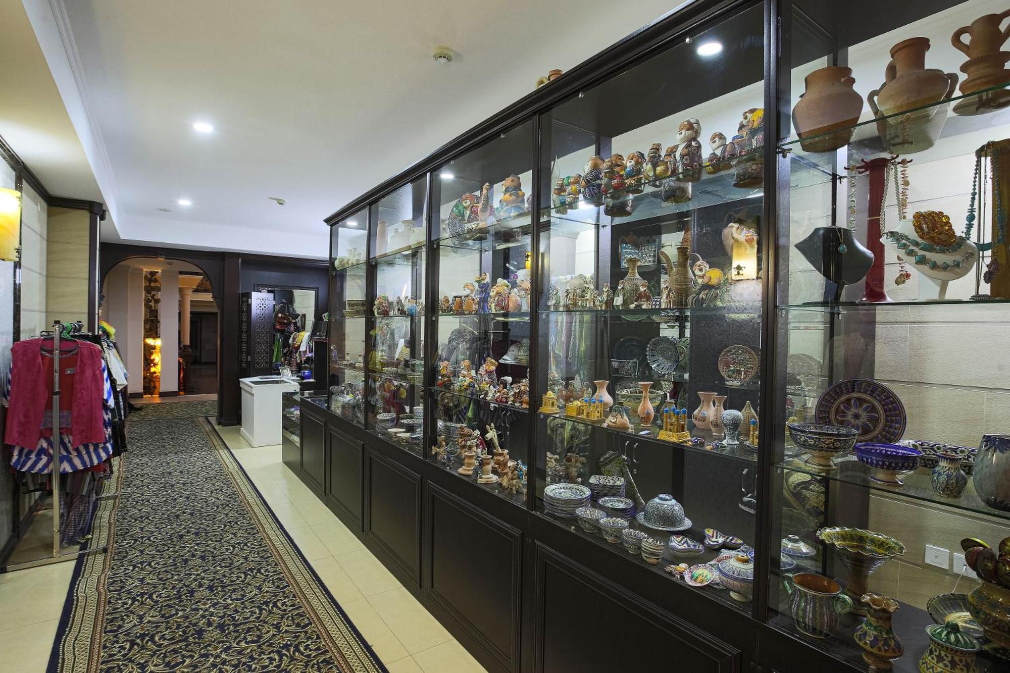 Zargaron Plaza Hotel Bukhara Bagian luar foto