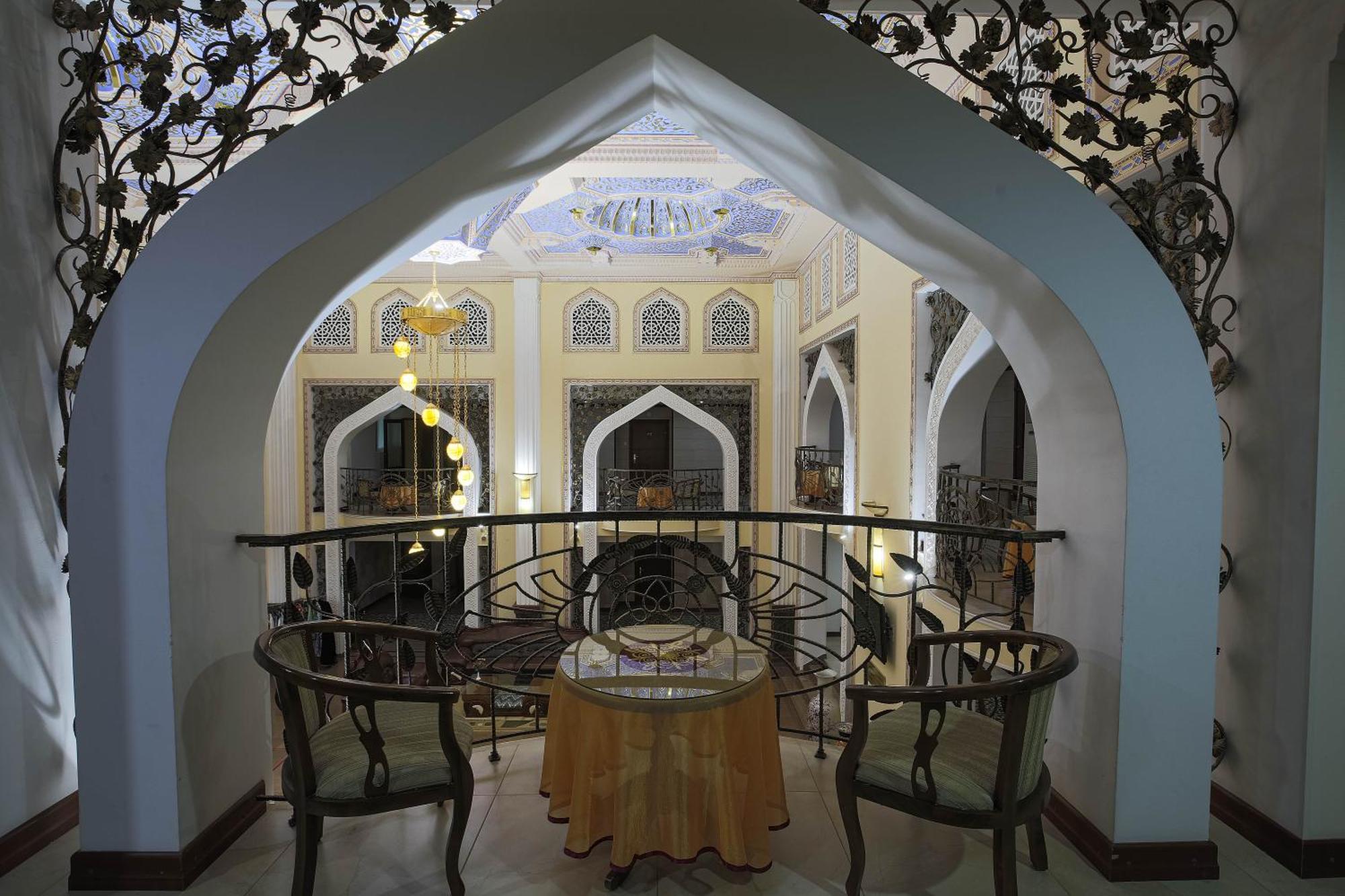 Zargaron Plaza Hotel Bukhara Bagian luar foto